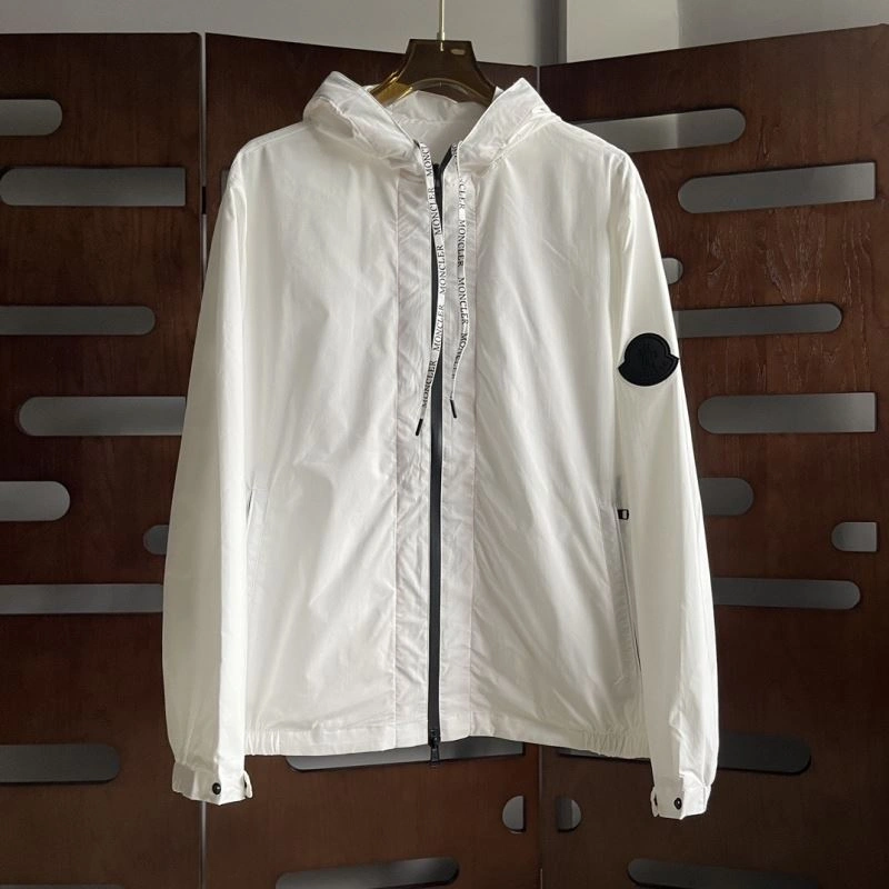Moncler Outwear Vibrant 142023