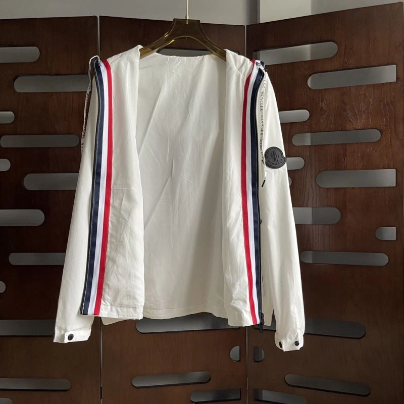 Moncler Outwear Vibrant 142023
