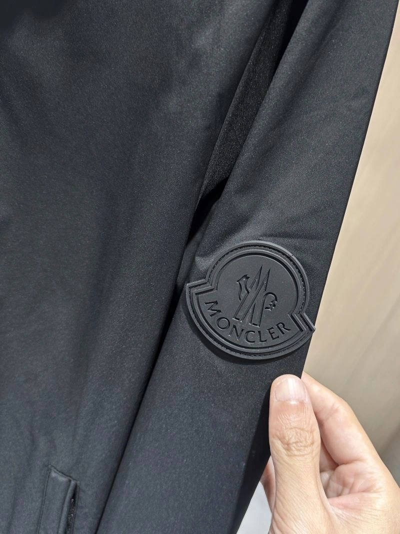 Breathable Moncler Outwear 142019