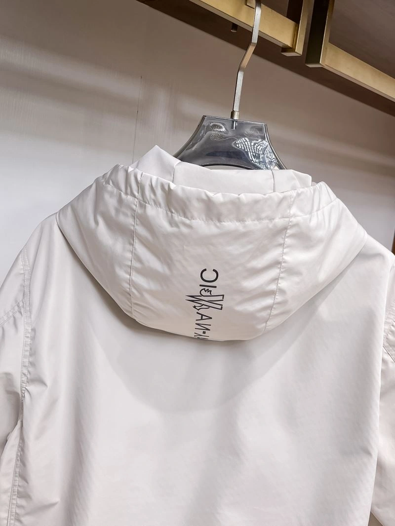 Bright Moncler Outwear 142022