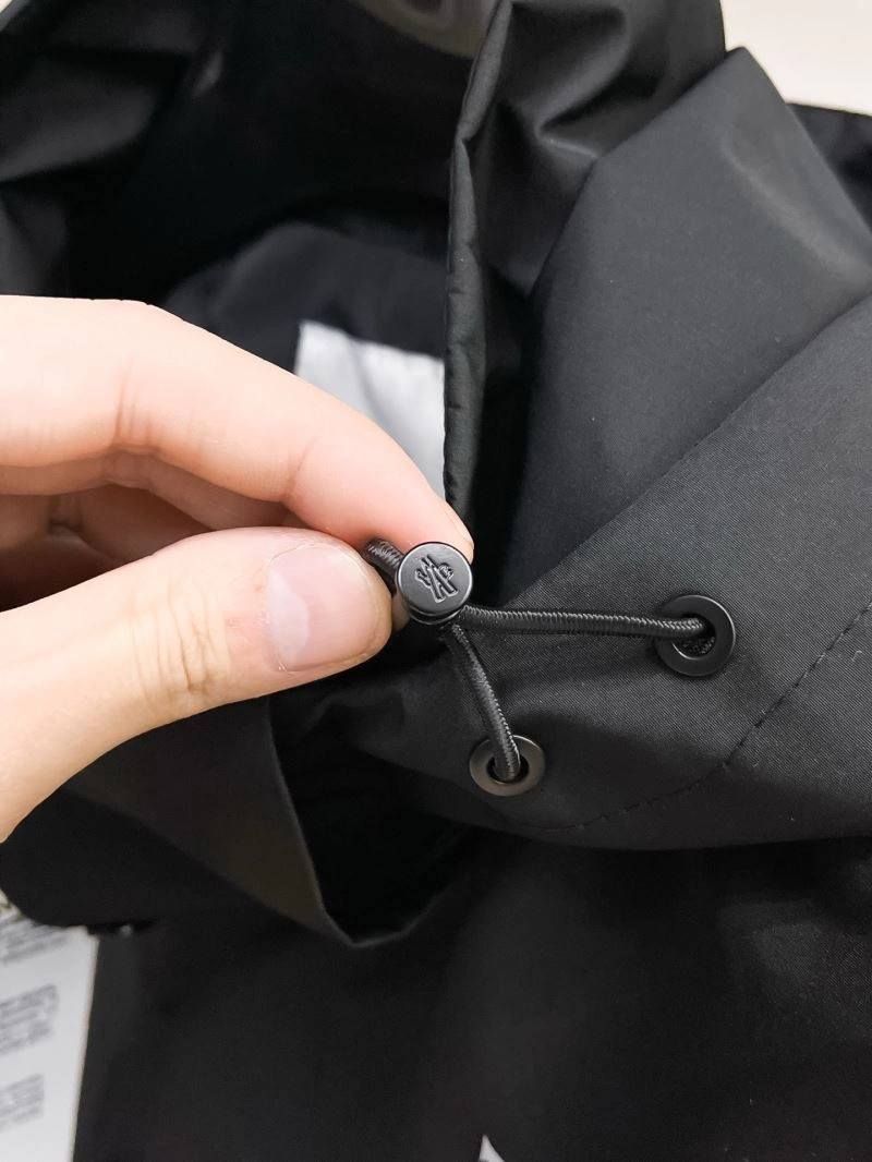 Resilient Moncler Outwear 142018