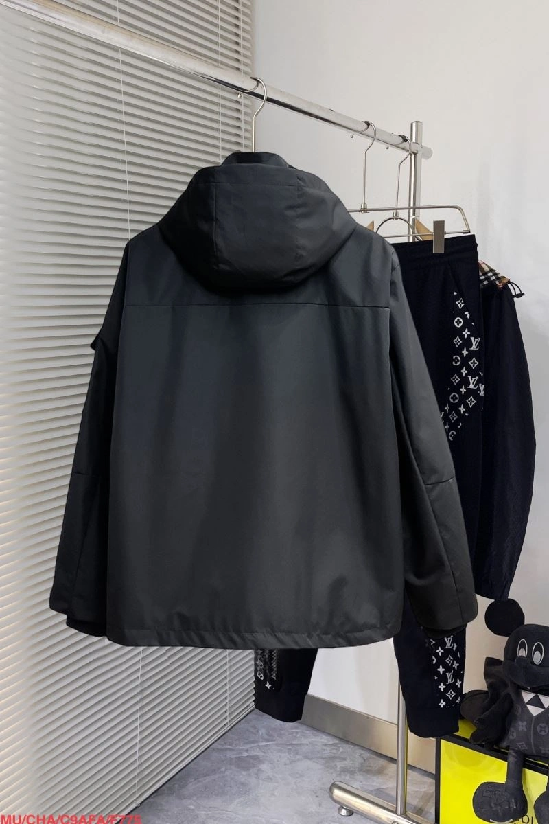 Resilient Moncler Outwear 142018