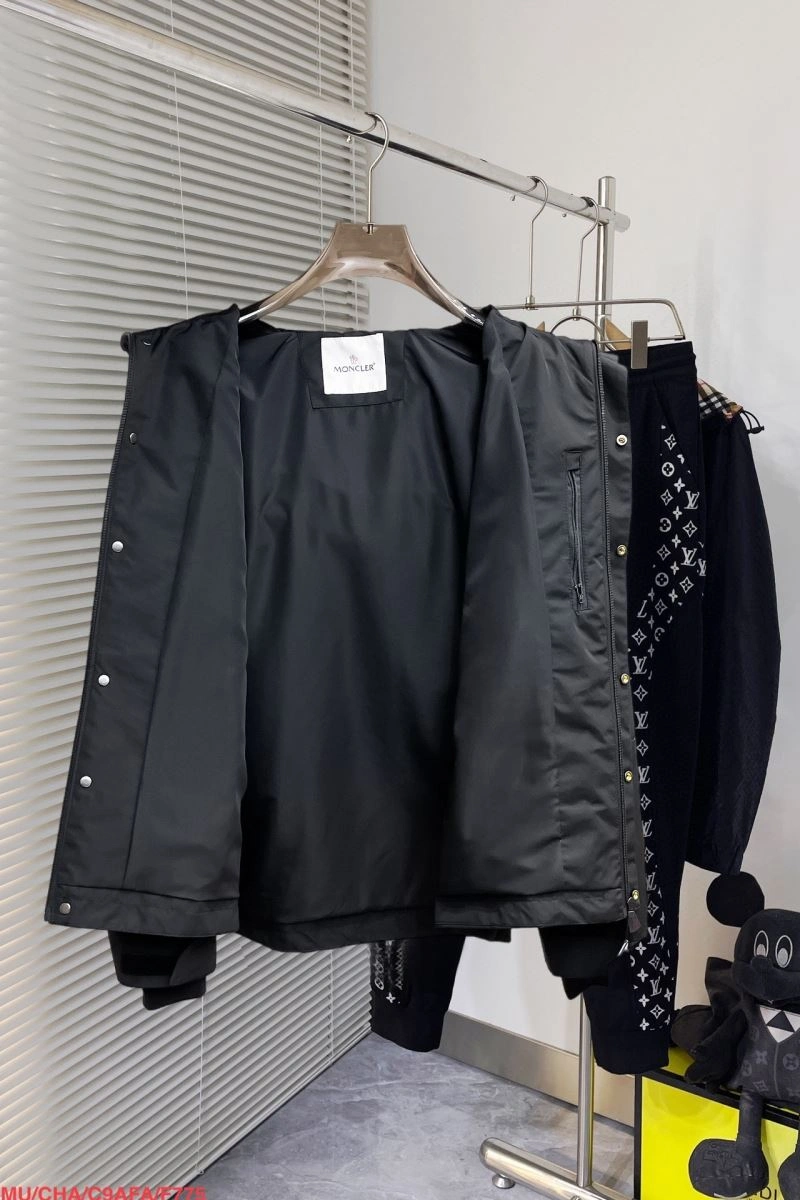 Resilient Moncler Outwear 142018