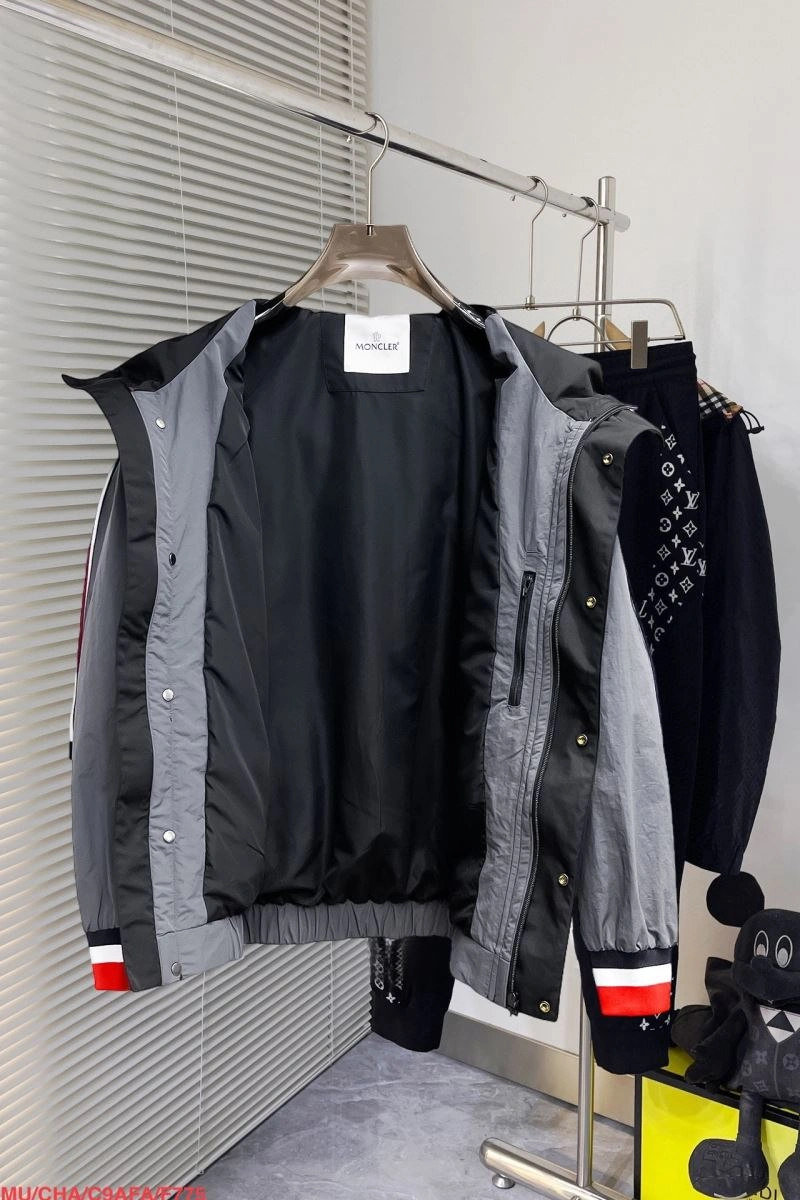 Unique Moncler Outwear 142012