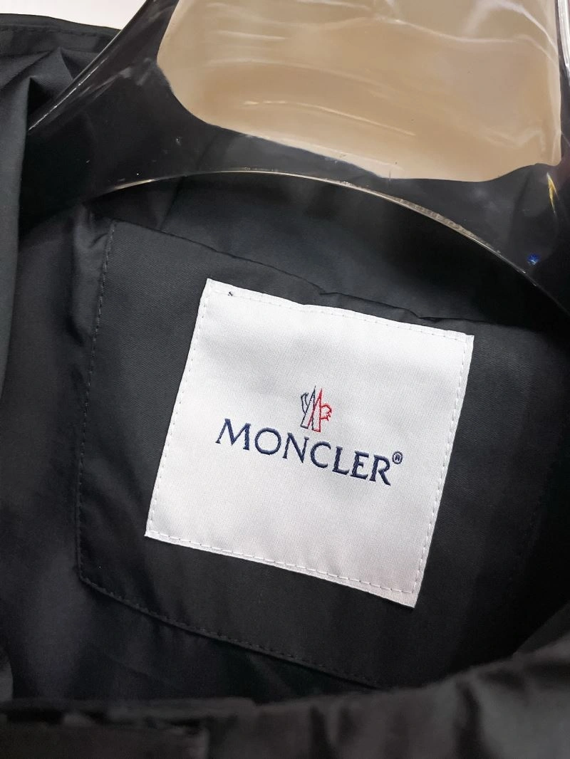 Unique Moncler Outwear 142012