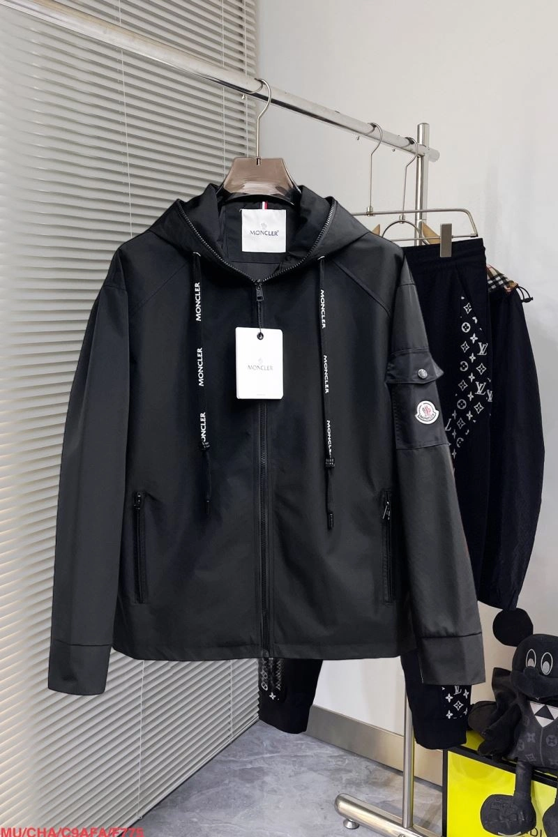 Moncler Outwear Lightweight 142005