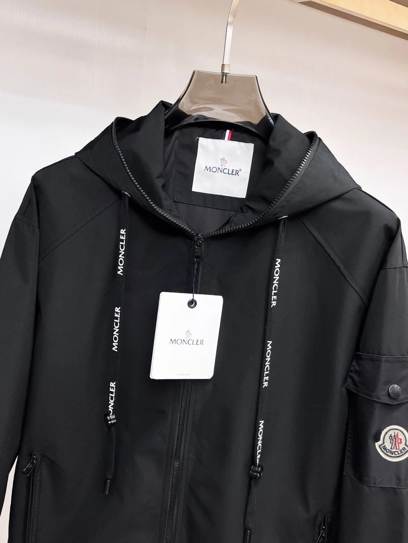 Moncler Outwear Lightweight 142005