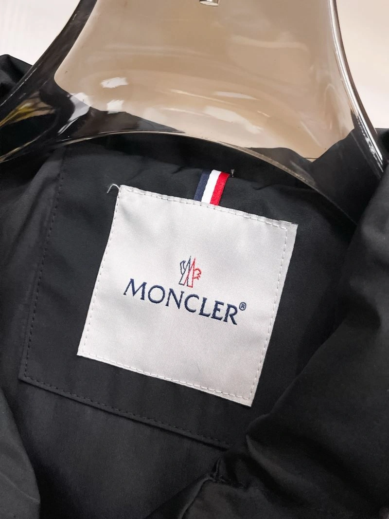 Moncler Outwear Lightweight 142005