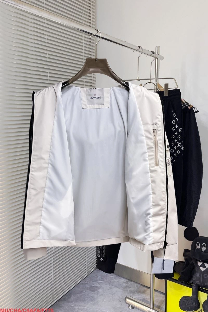 Sleek Moncler Outwear 142009