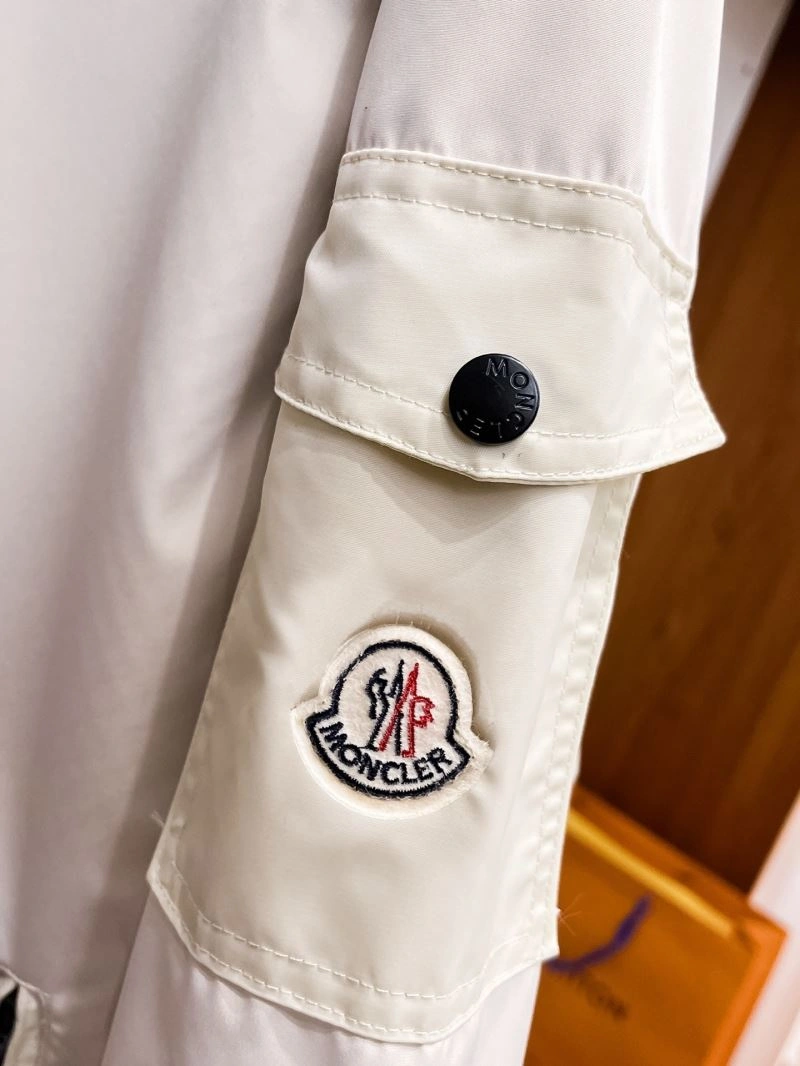Sleek Moncler Outwear 142009