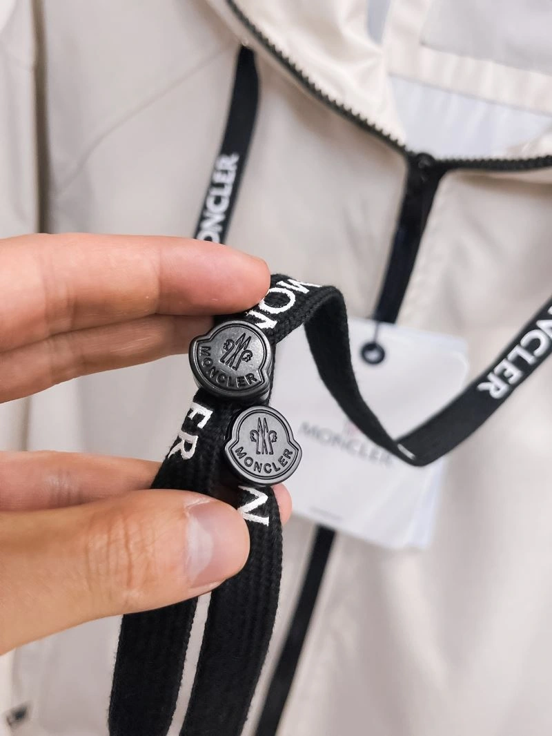 Sleek Moncler Outwear 142009