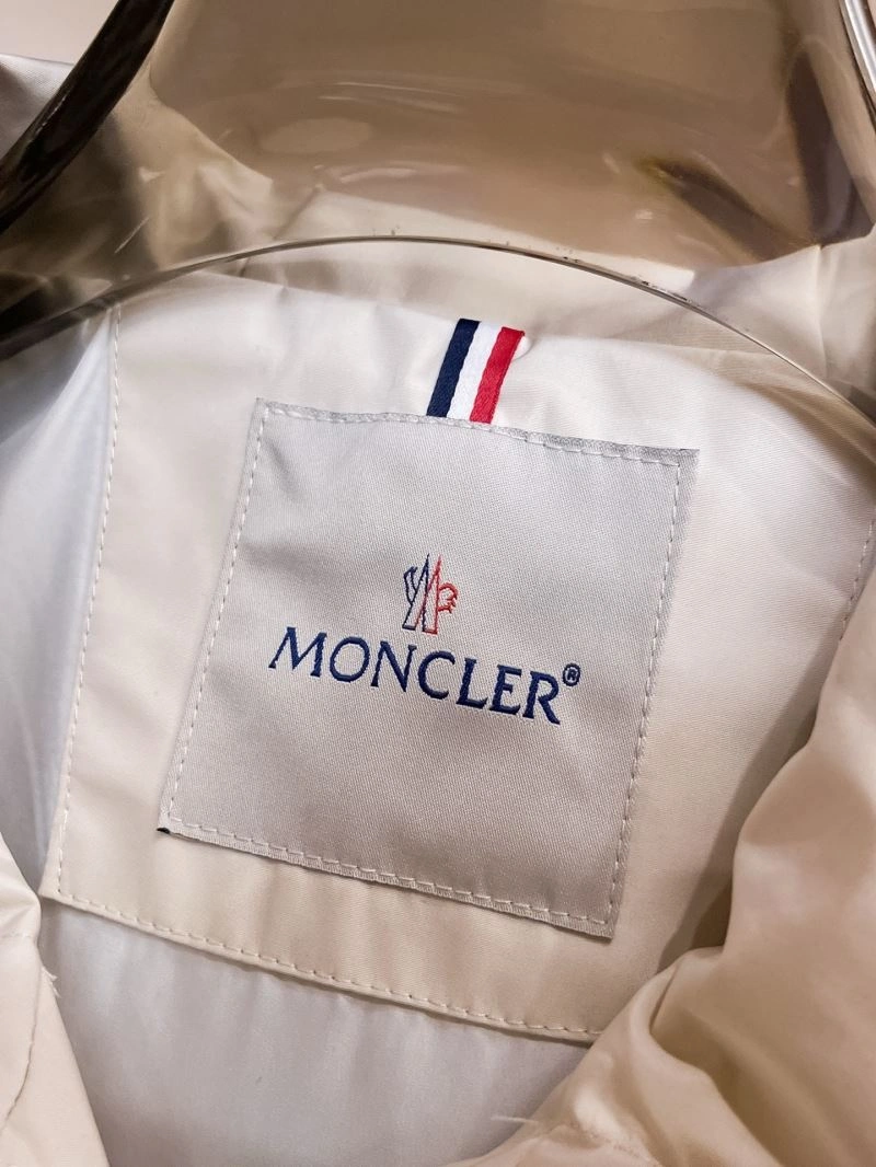 Sleek Moncler Outwear 142009