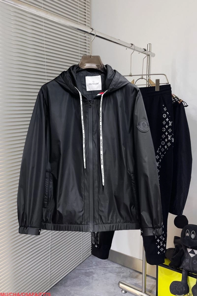Moncler Outwear Durable 142004