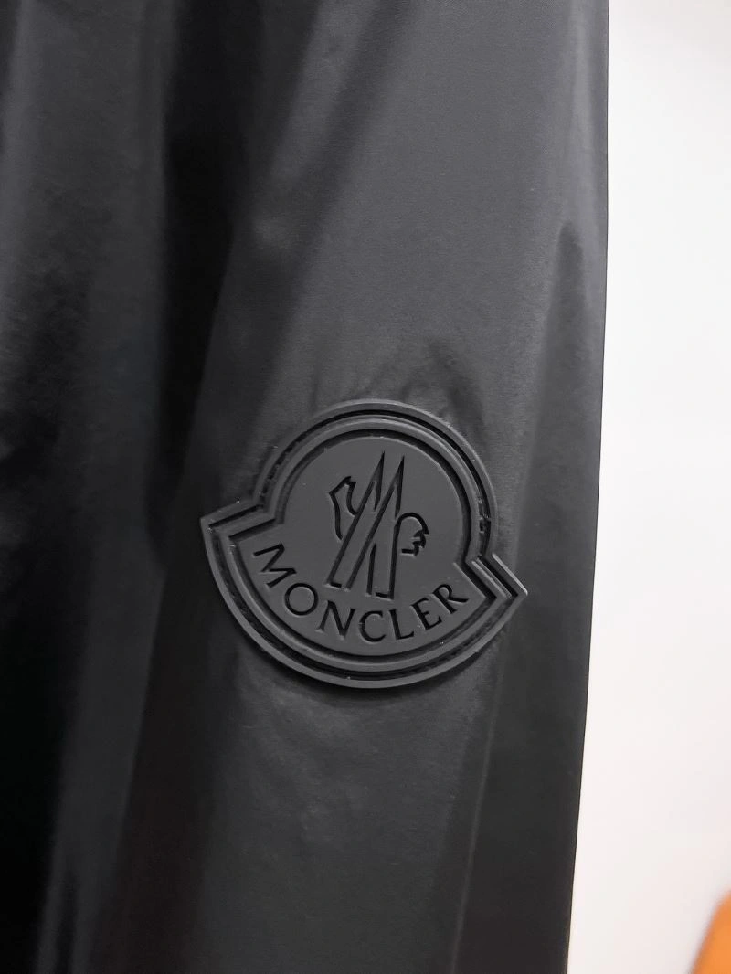 Moncler Outwear Durable 142004