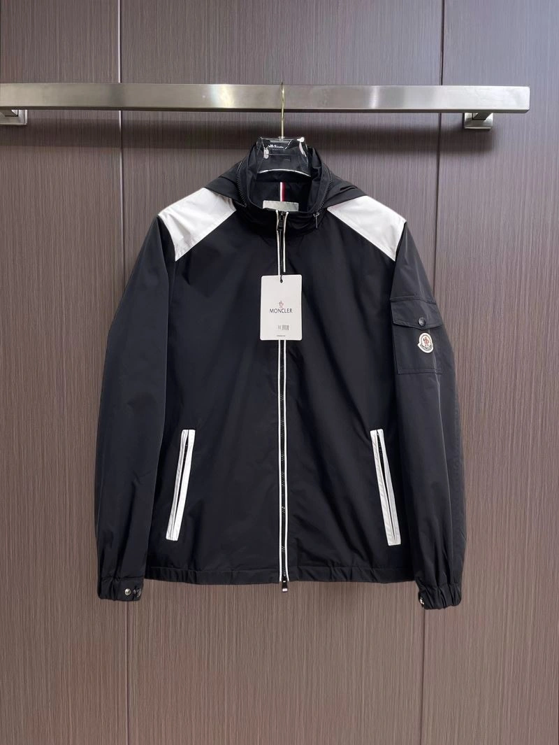 Moncler Outwear Upgraded 142001