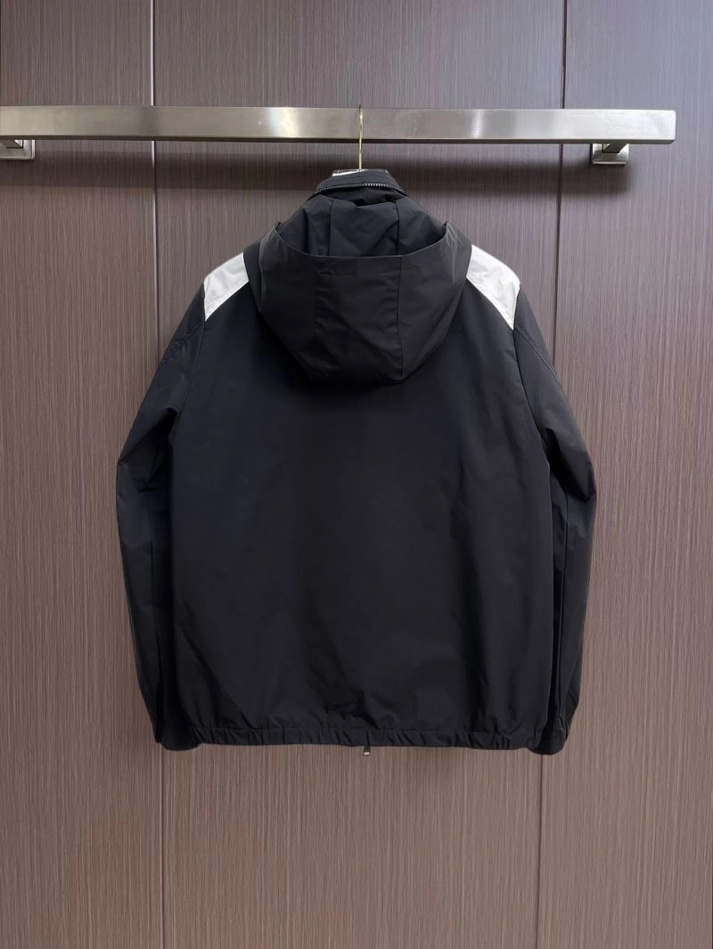 Moncler Outwear Upgraded 142001
