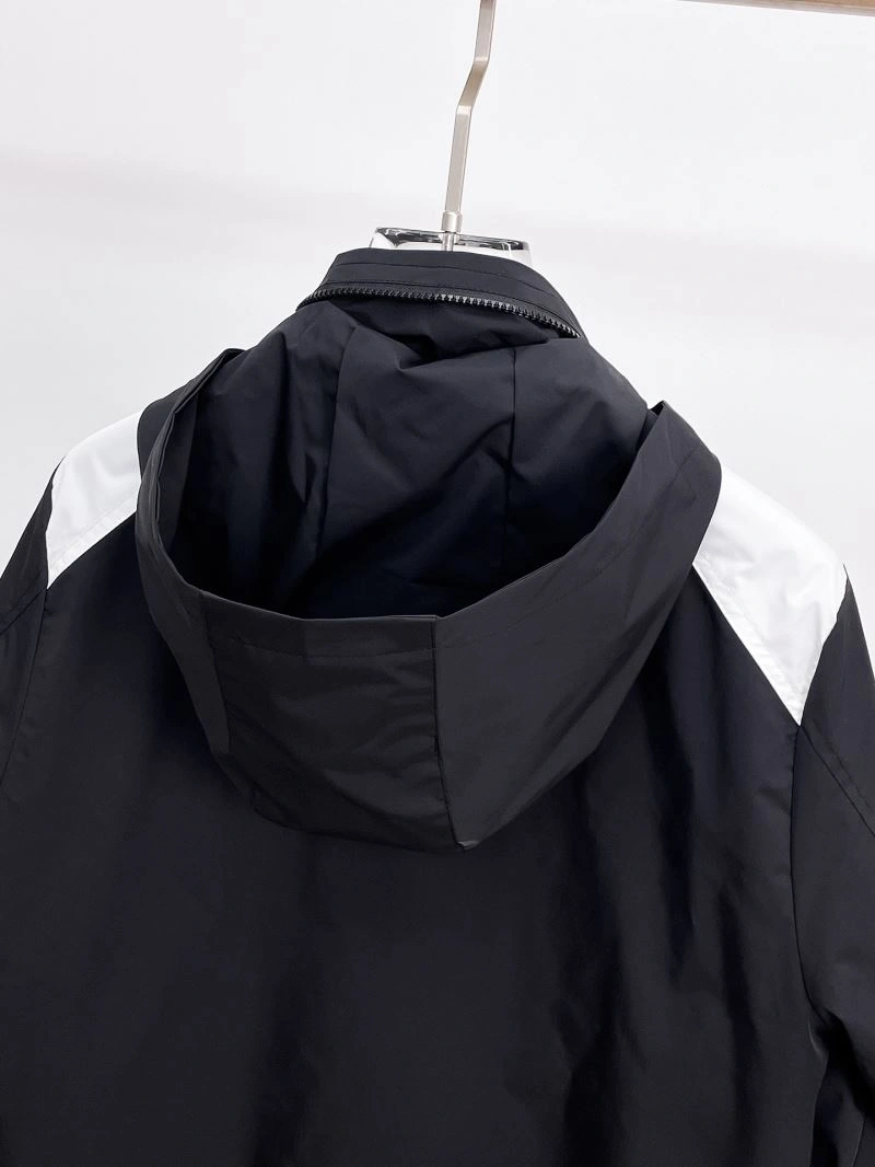 Moncler Outwear Upgraded 142001