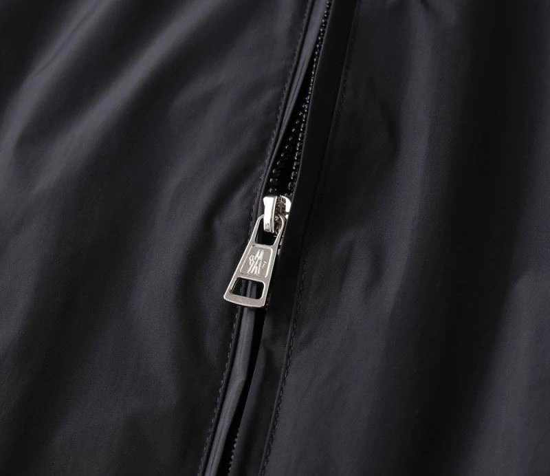 Moncler Outwear TimelessDesign 142007