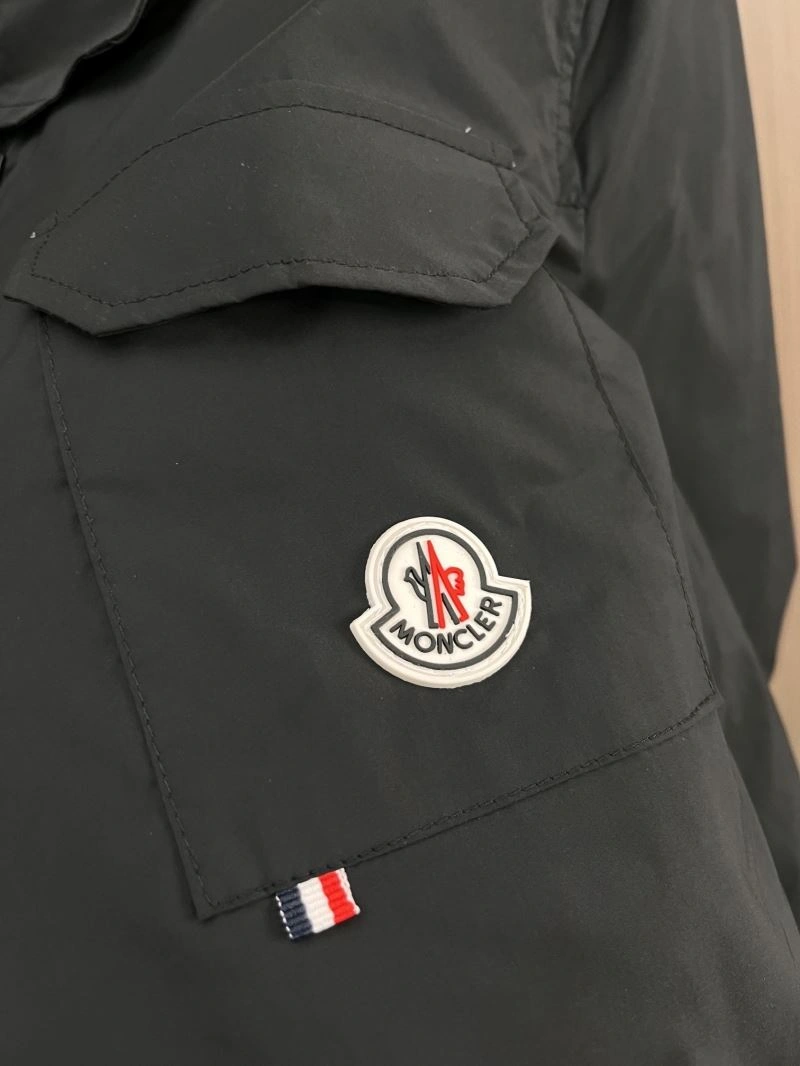 WellDesigned Moncler Outwear 142000