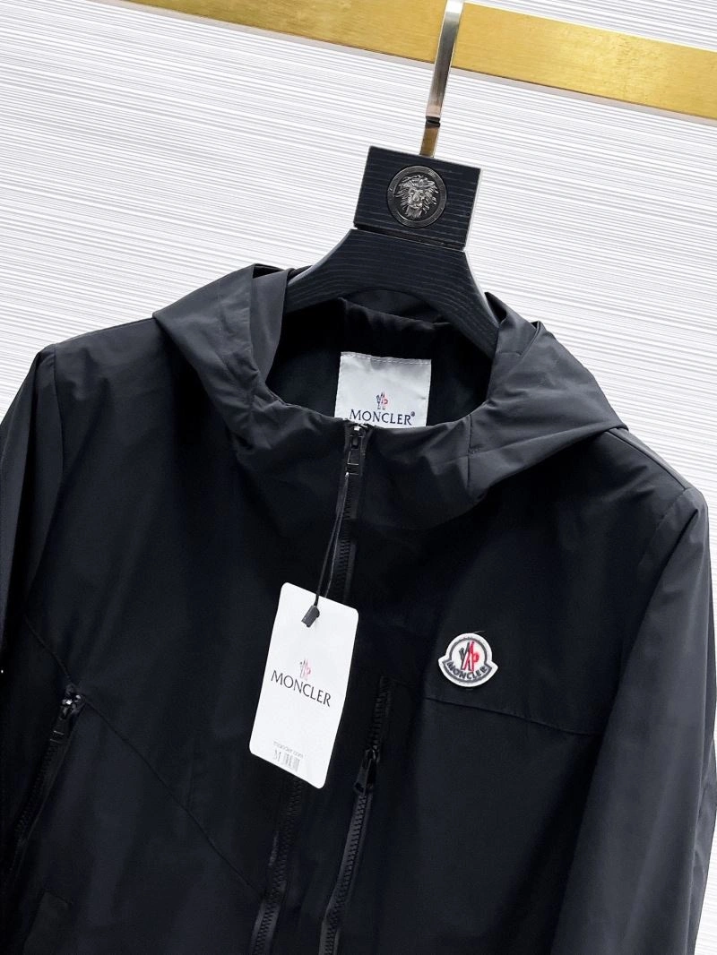 Effortless Moncler Outwear 141991