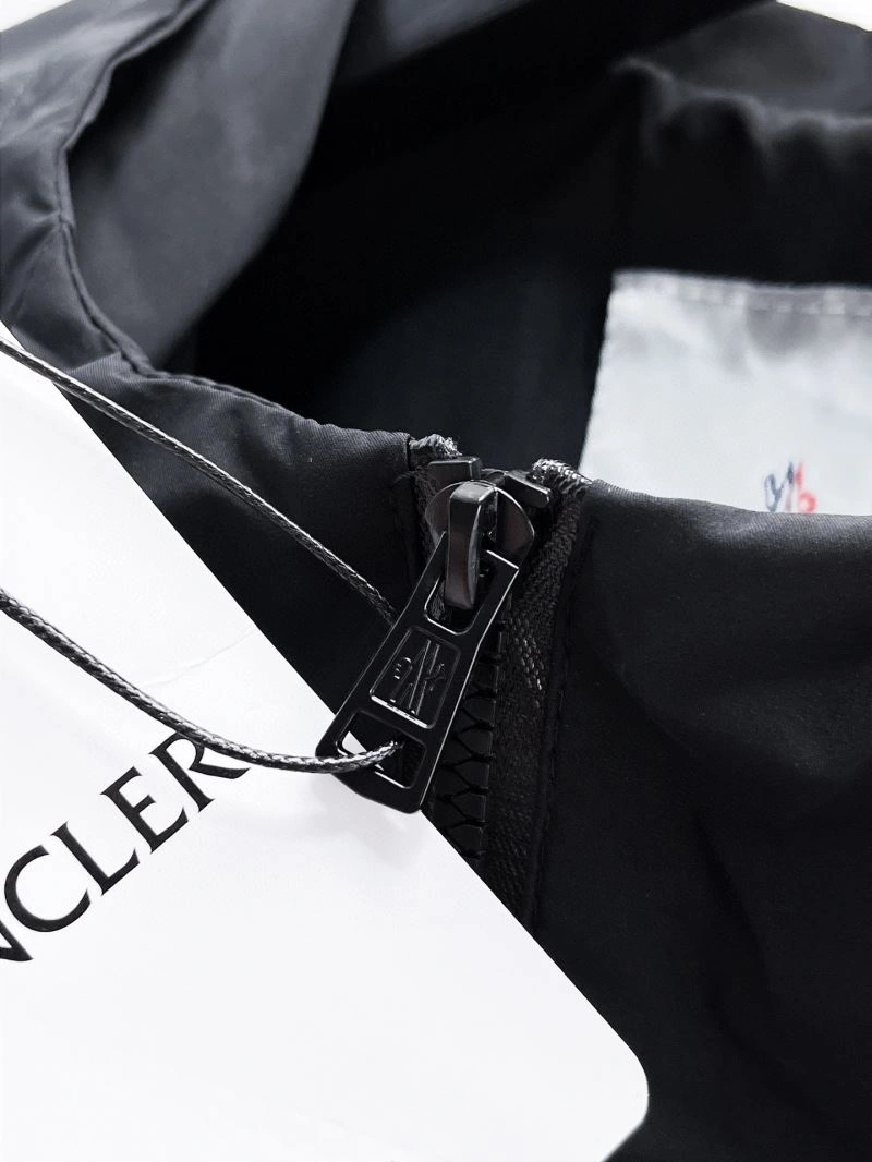 Effortless Moncler Outwear 141991