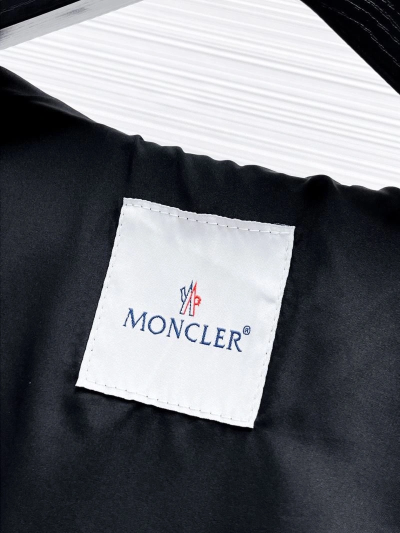 Effortless Moncler Outwear 141991
