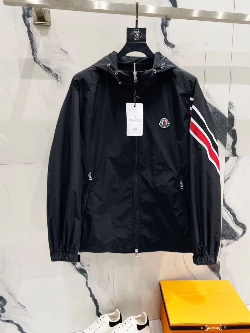 Effortless Moncler Outwear 142008