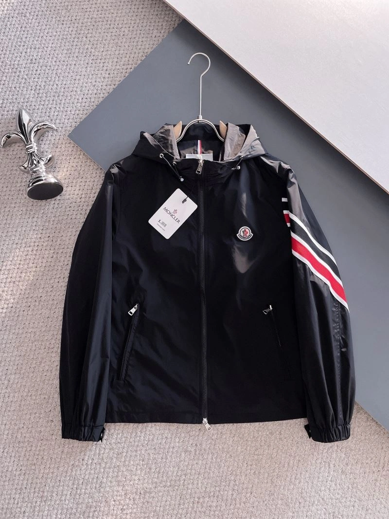 Cozy Moncler Outwear 142006