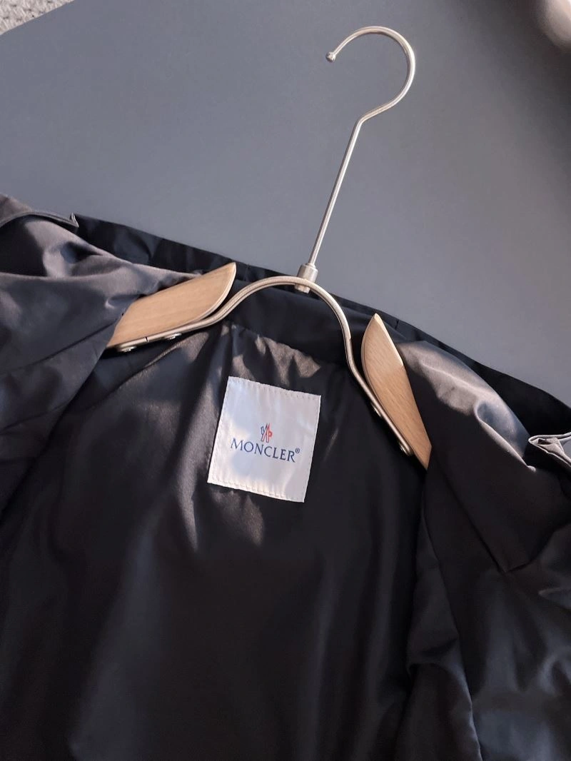 TechFriendly Moncler Outwear 141995