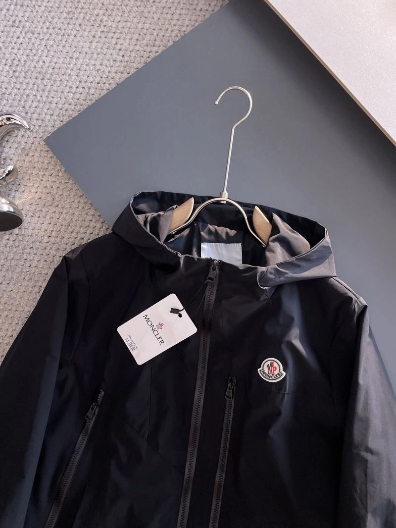 TechFriendly Moncler Outwear 141995