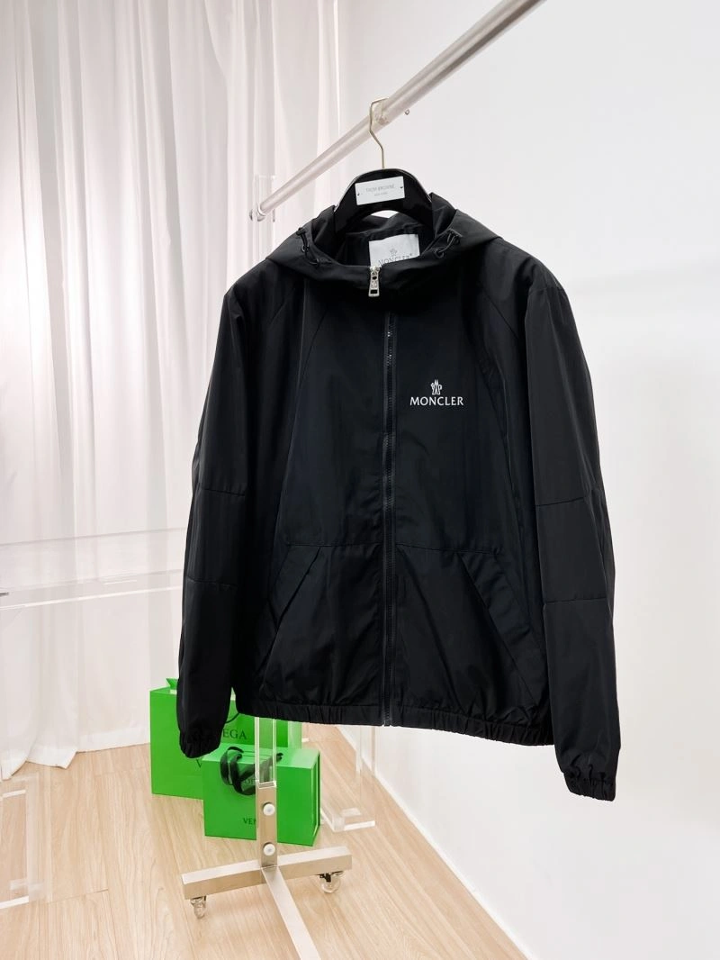 ComfortFit Moncler Outwear 141990
