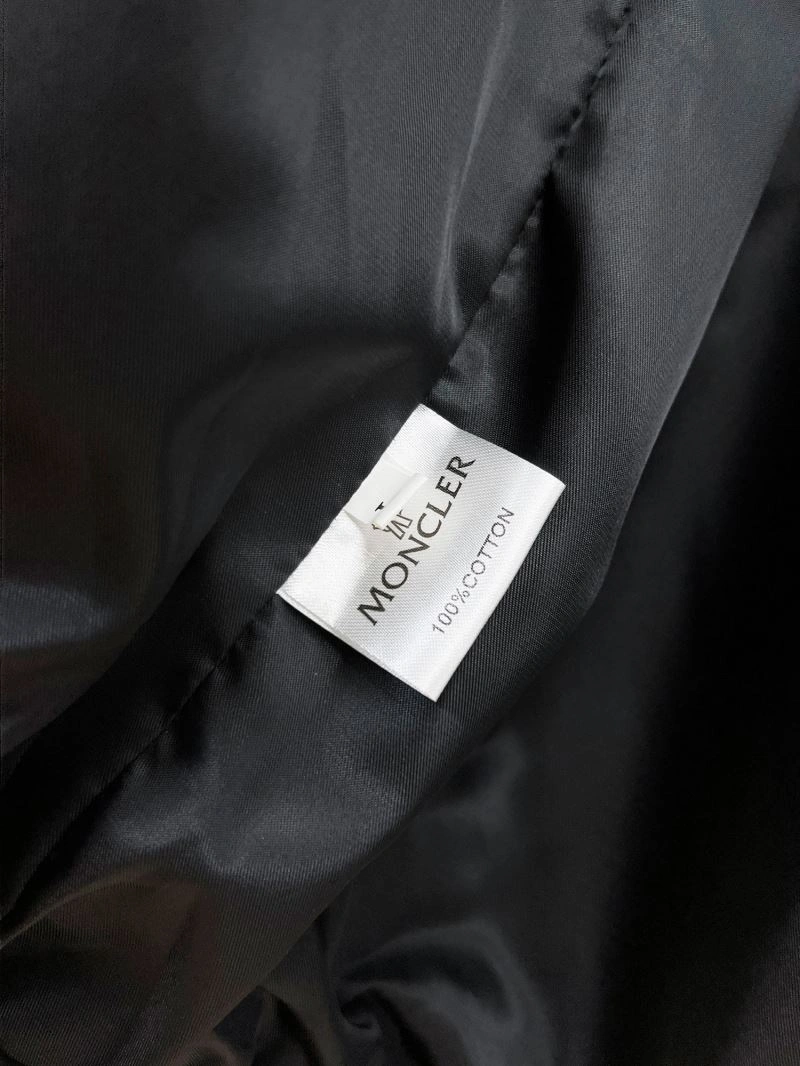 ComfortFit Moncler Outwear 141990