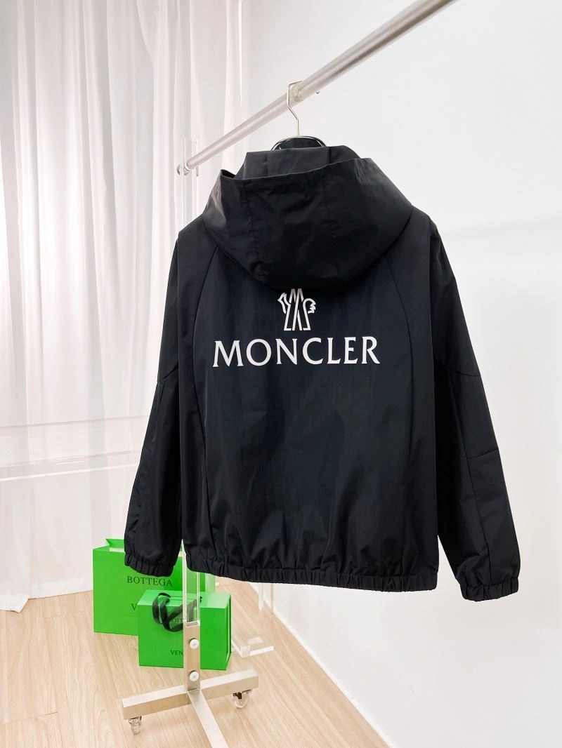 ComfortFit Moncler Outwear 141990