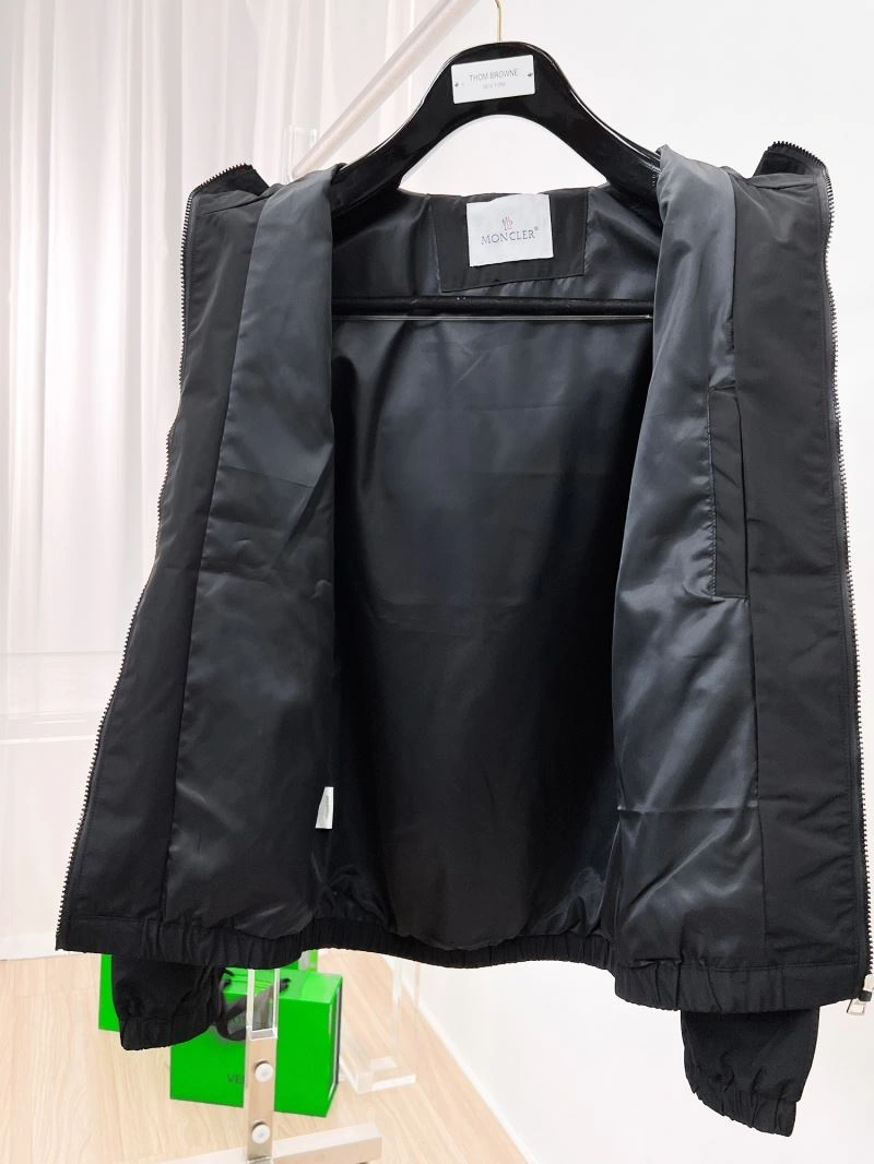 ComfortFit Moncler Outwear 141990