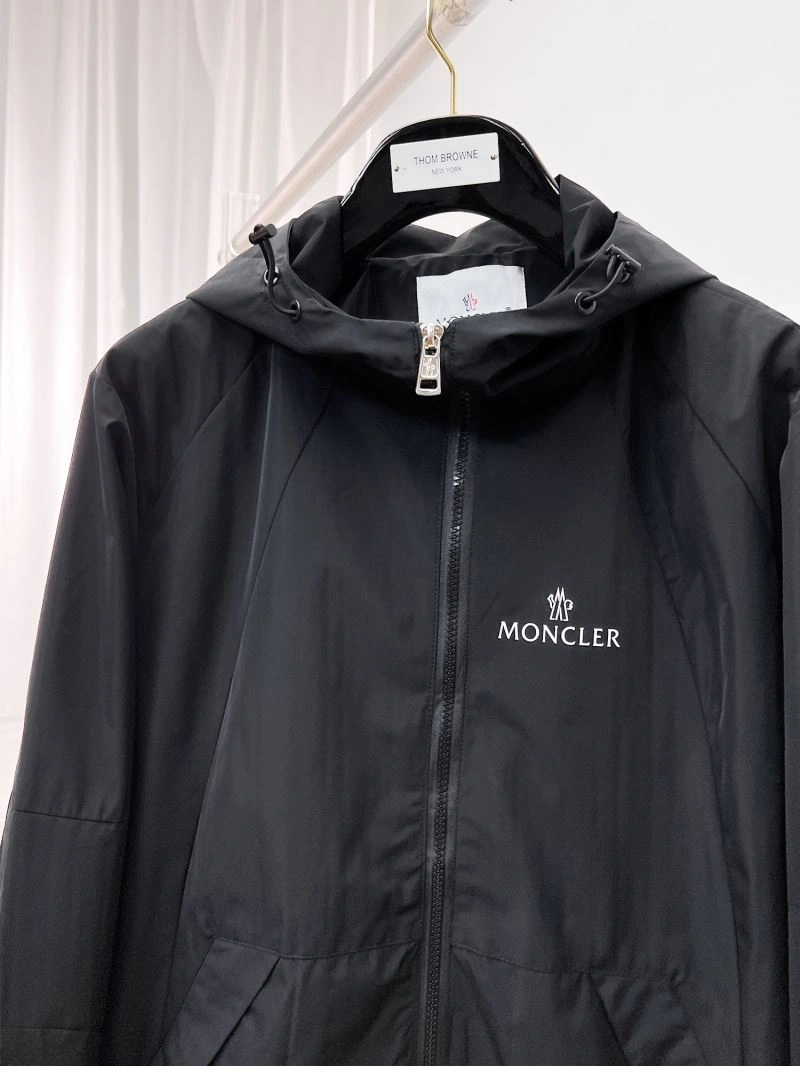 ComfortFit Moncler Outwear 141990