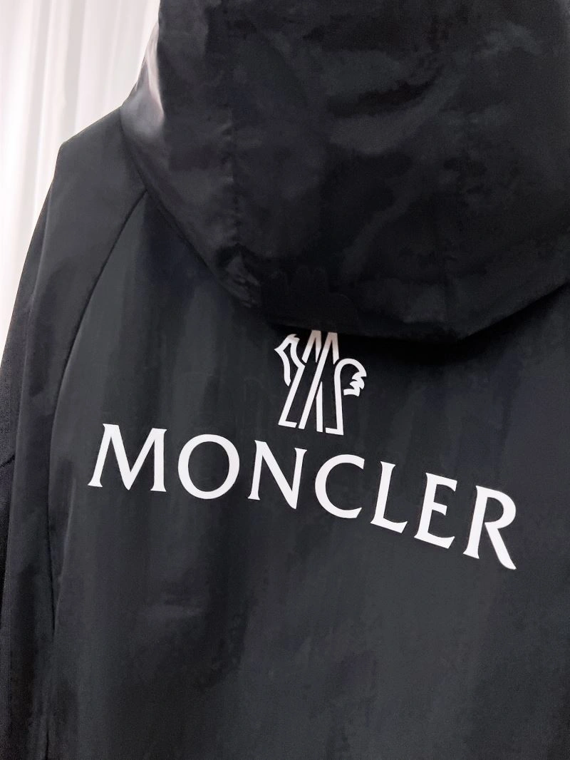ComfortFit Moncler Outwear 141990