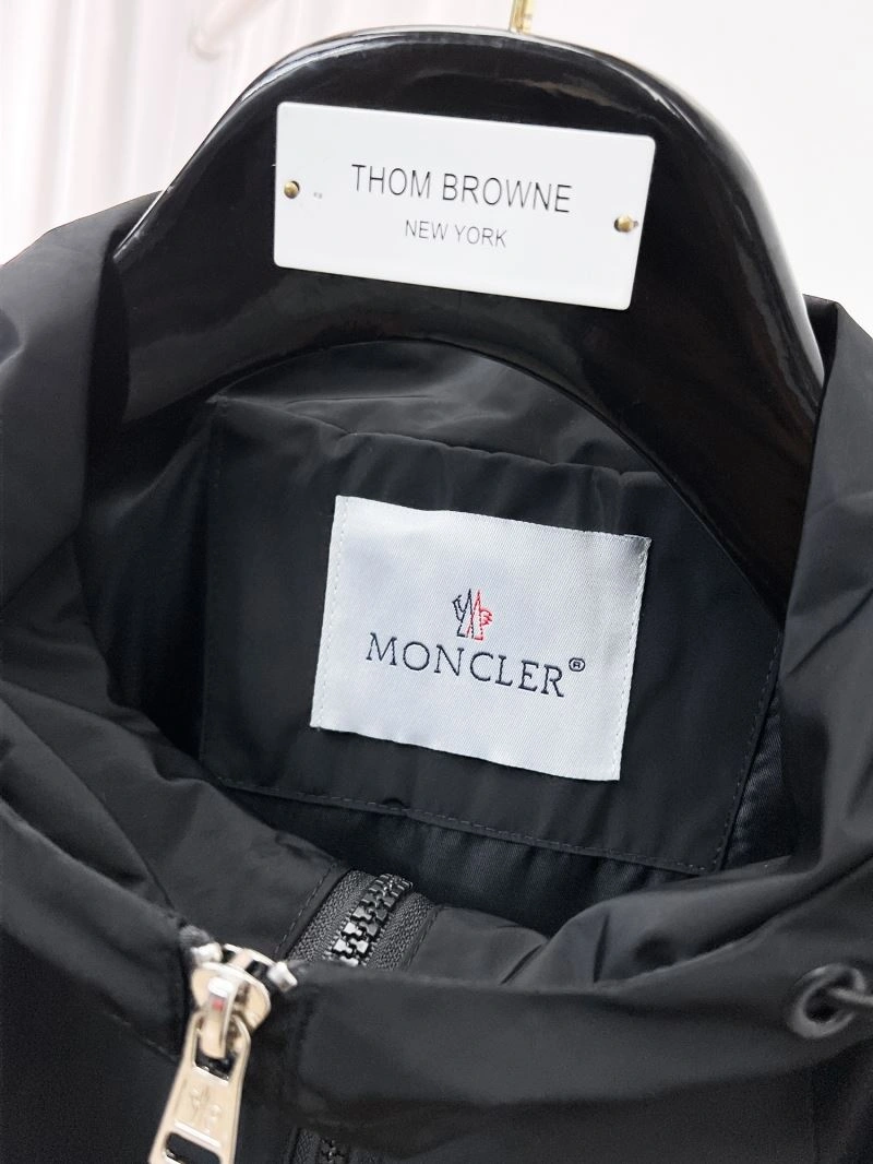 ComfortFit Moncler Outwear 141990