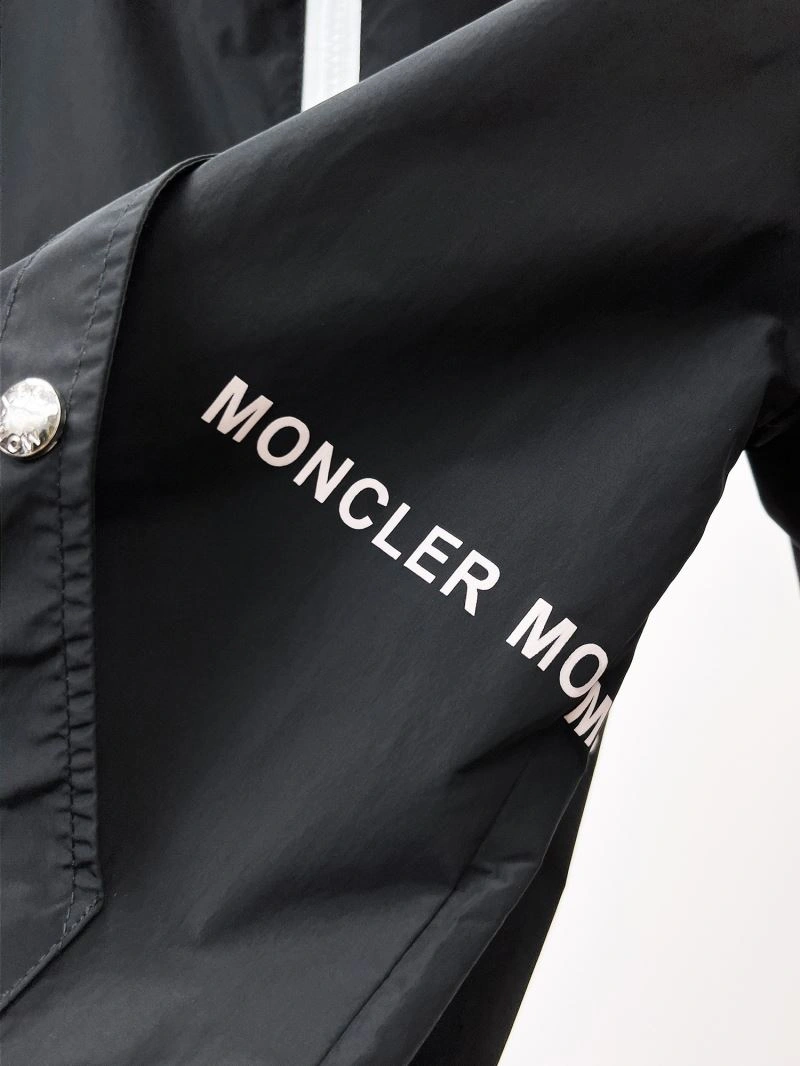 Moncler Outwear Effortless 142003