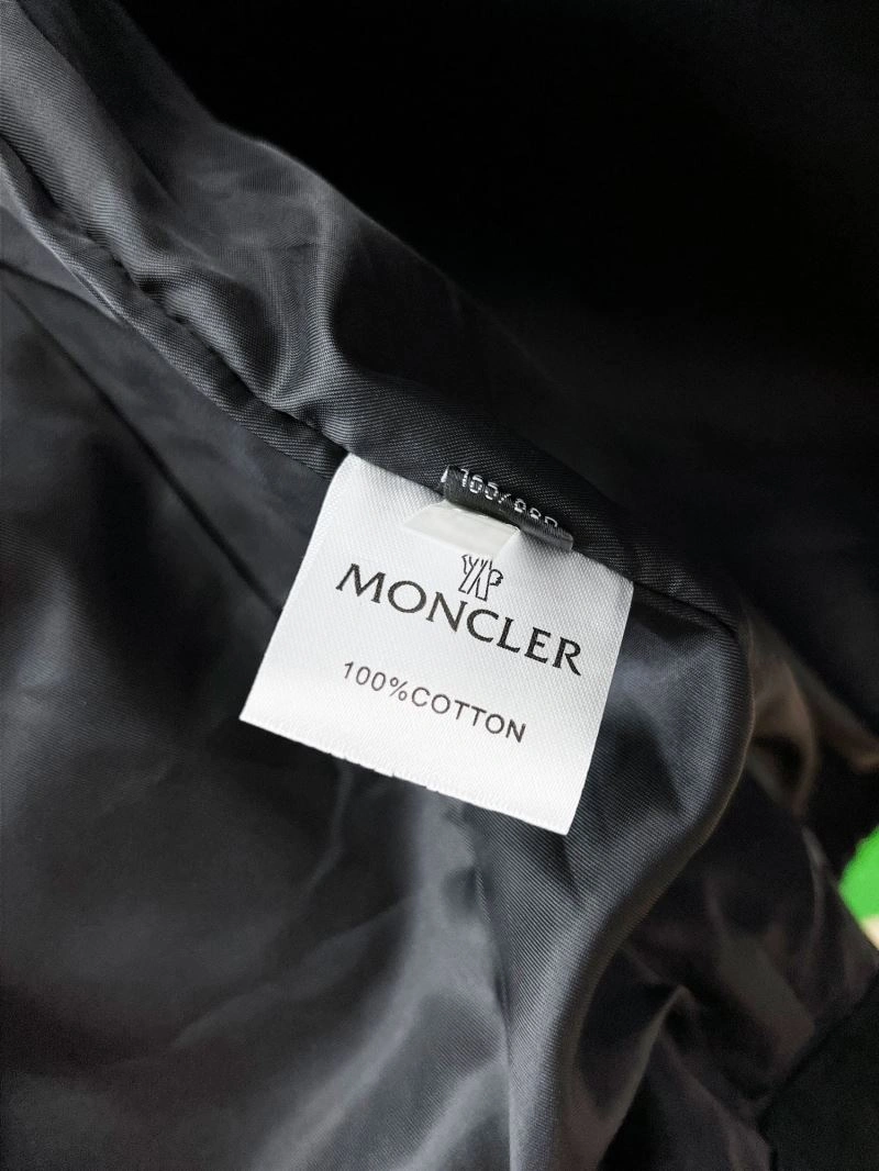 Moncler Outwear Effortless 142003