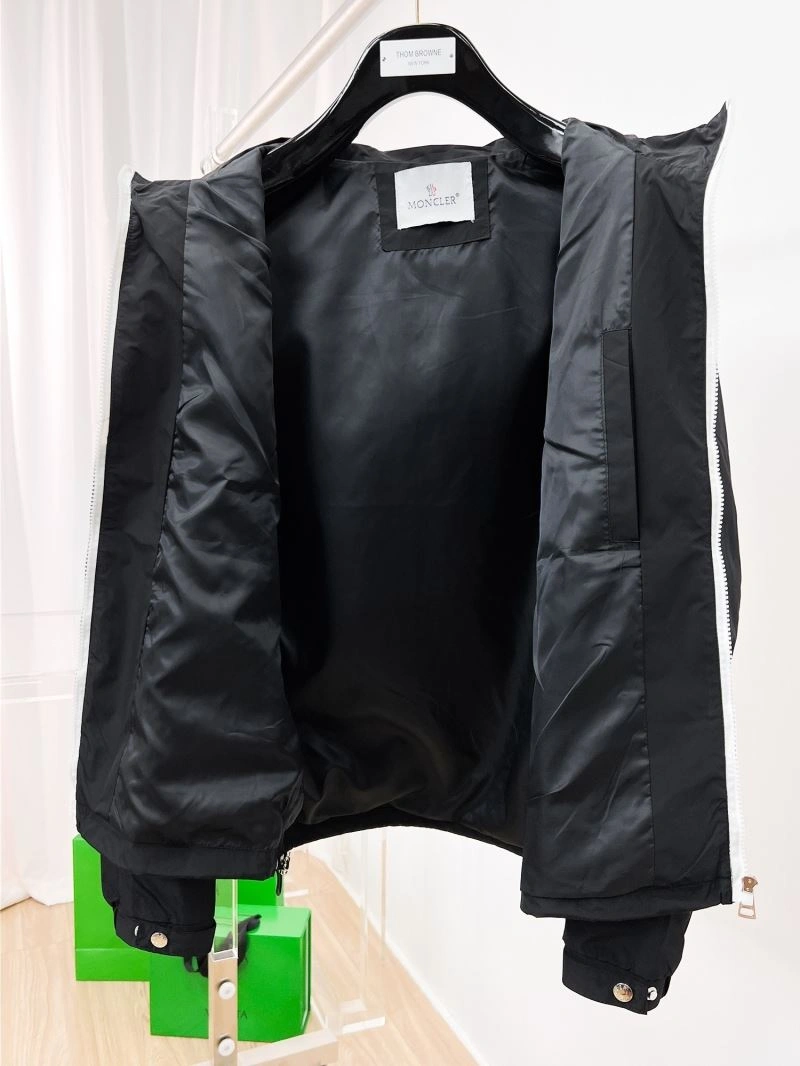 Moncler Outwear Effortless 142003