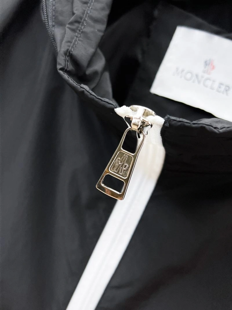 Moncler Outwear Effortless 142003