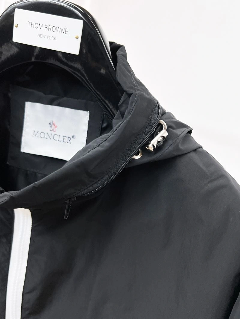 Moncler Outwear Effortless 142003