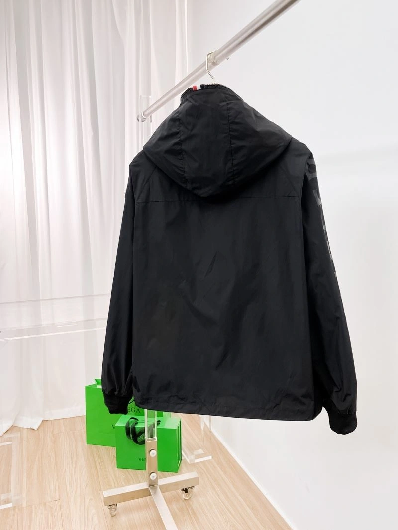 Bold Moncler Outwear 141998