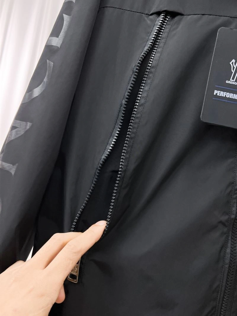 Bold Moncler Outwear 141998