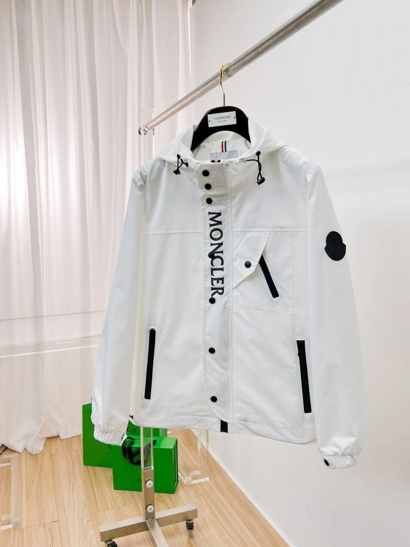 Supportive Moncler Outwear 141996