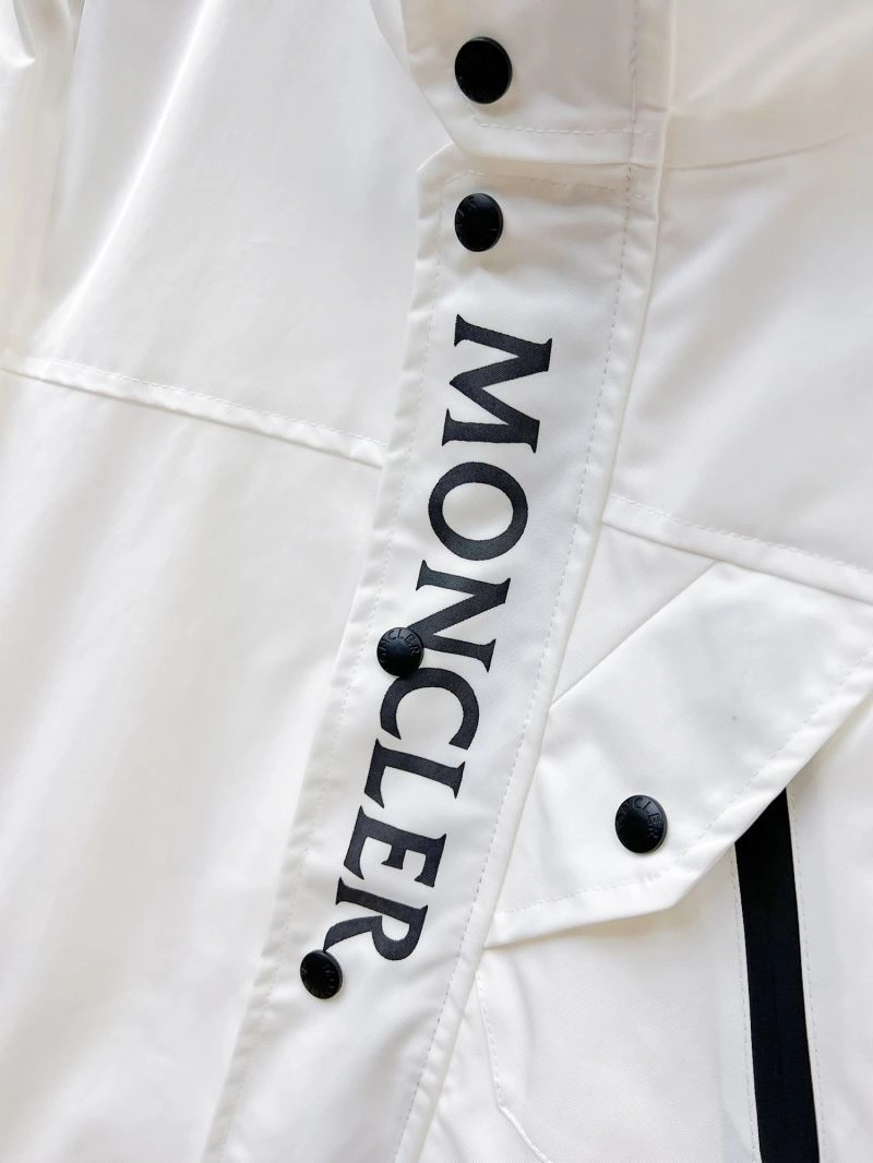 Supportive Moncler Outwear 141996