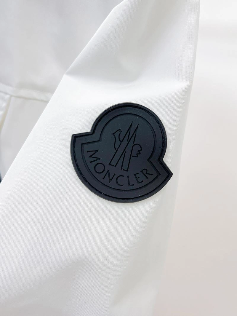 Supportive Moncler Outwear 141996