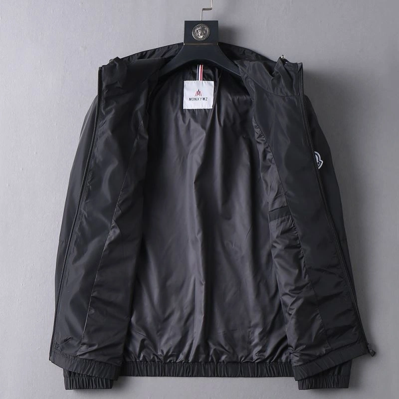 Lightweight Moncler Outwear 141980
