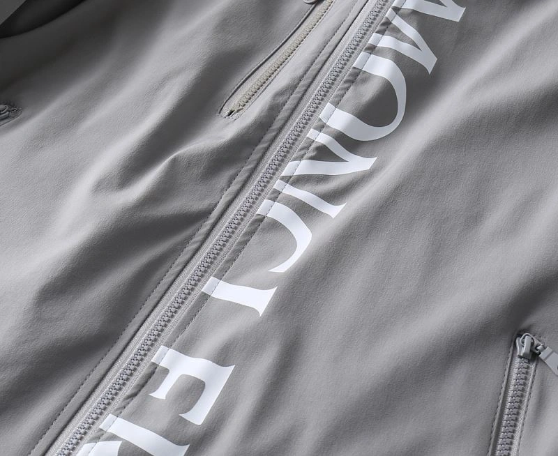 Moncler Outwear Breathable 141981