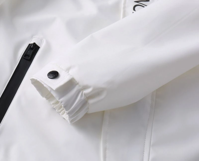 Moncler Outwear OnTrend 141982